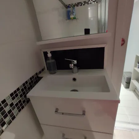 Agreable T2 Au Centre De Luchon *